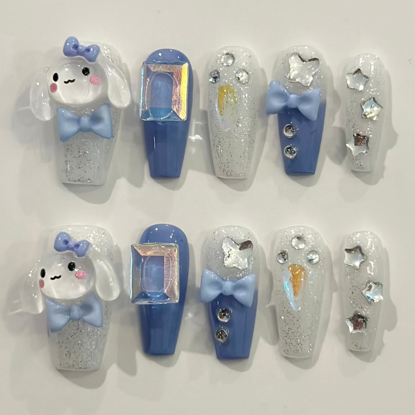 CINNAMONROLL SHIMMERING BLUE | hand made press on nails