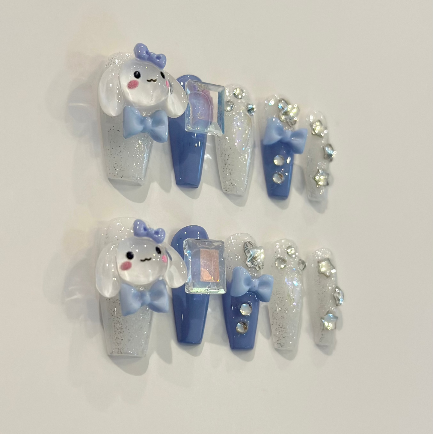 CINNAMONROLL SHIMMERING BLUE | hand made press on nails