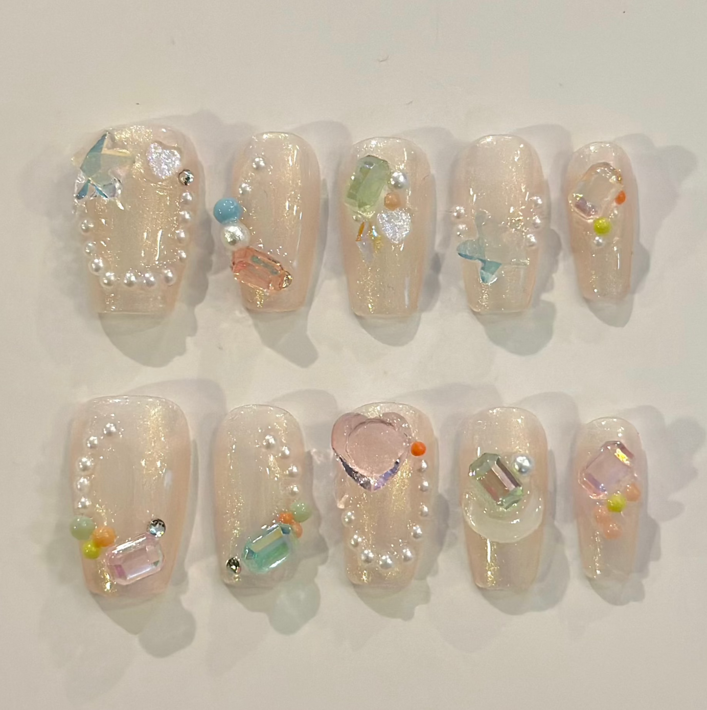 SHIMMERING PASTEL GEMS | handmade press on nails