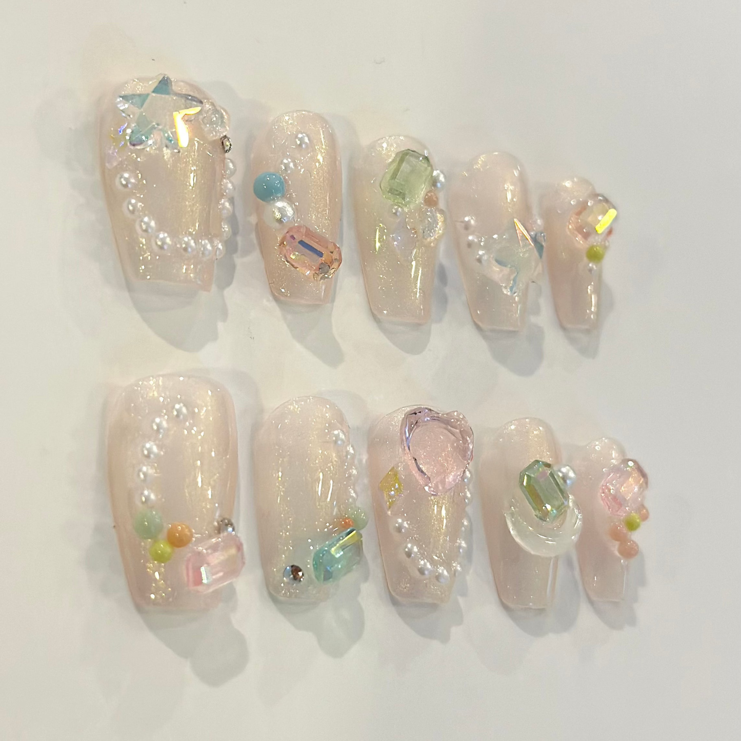 SHIMMERING PASTEL GEMS | handmade press on nails