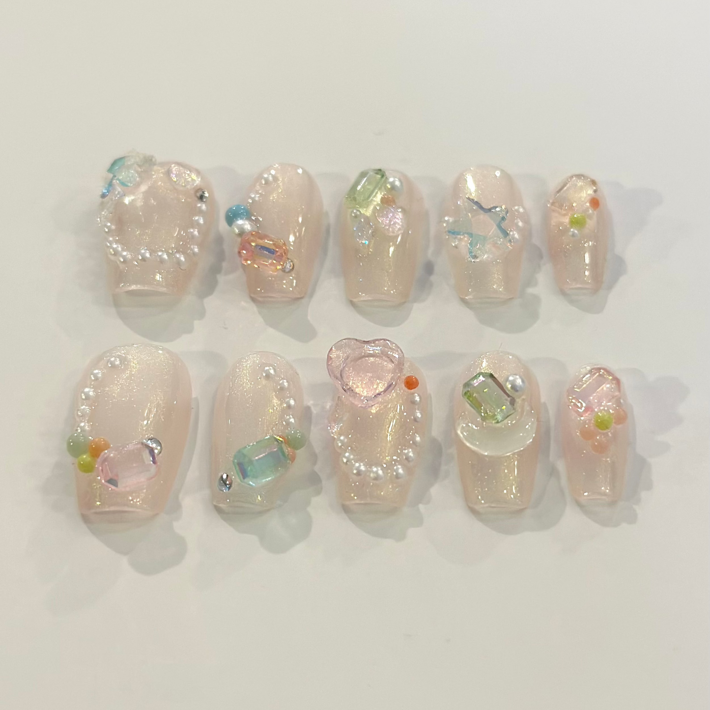 SHIMMERING PASTEL GEMS | handmade press on nails