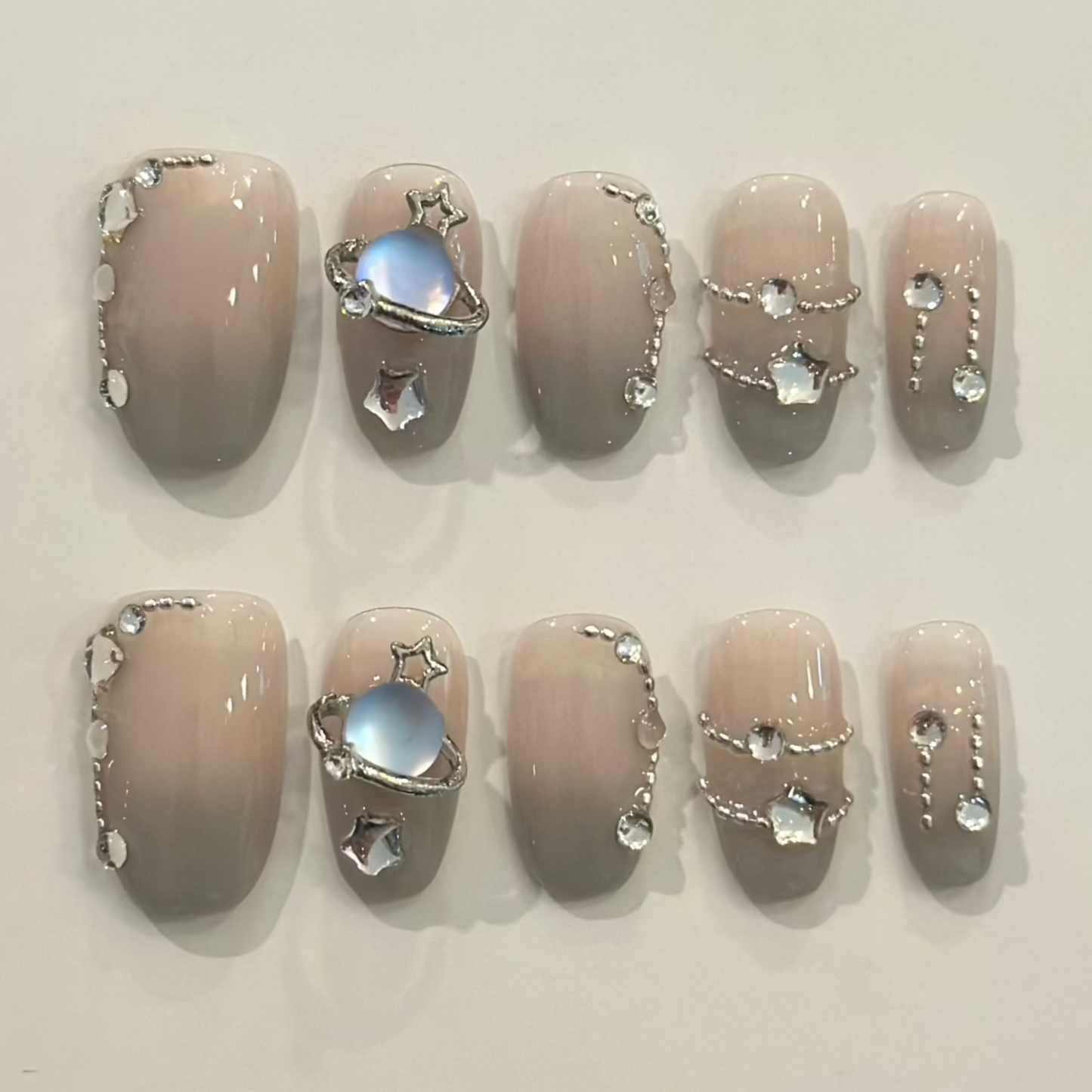 GREY WESTWOOD | handmade press on nails