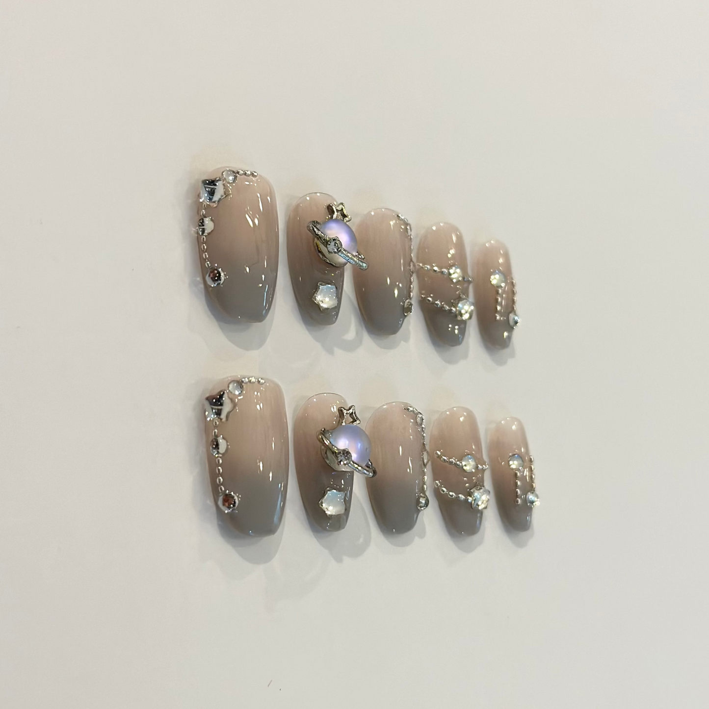 GREY WESTWOOD | handmade press on nails