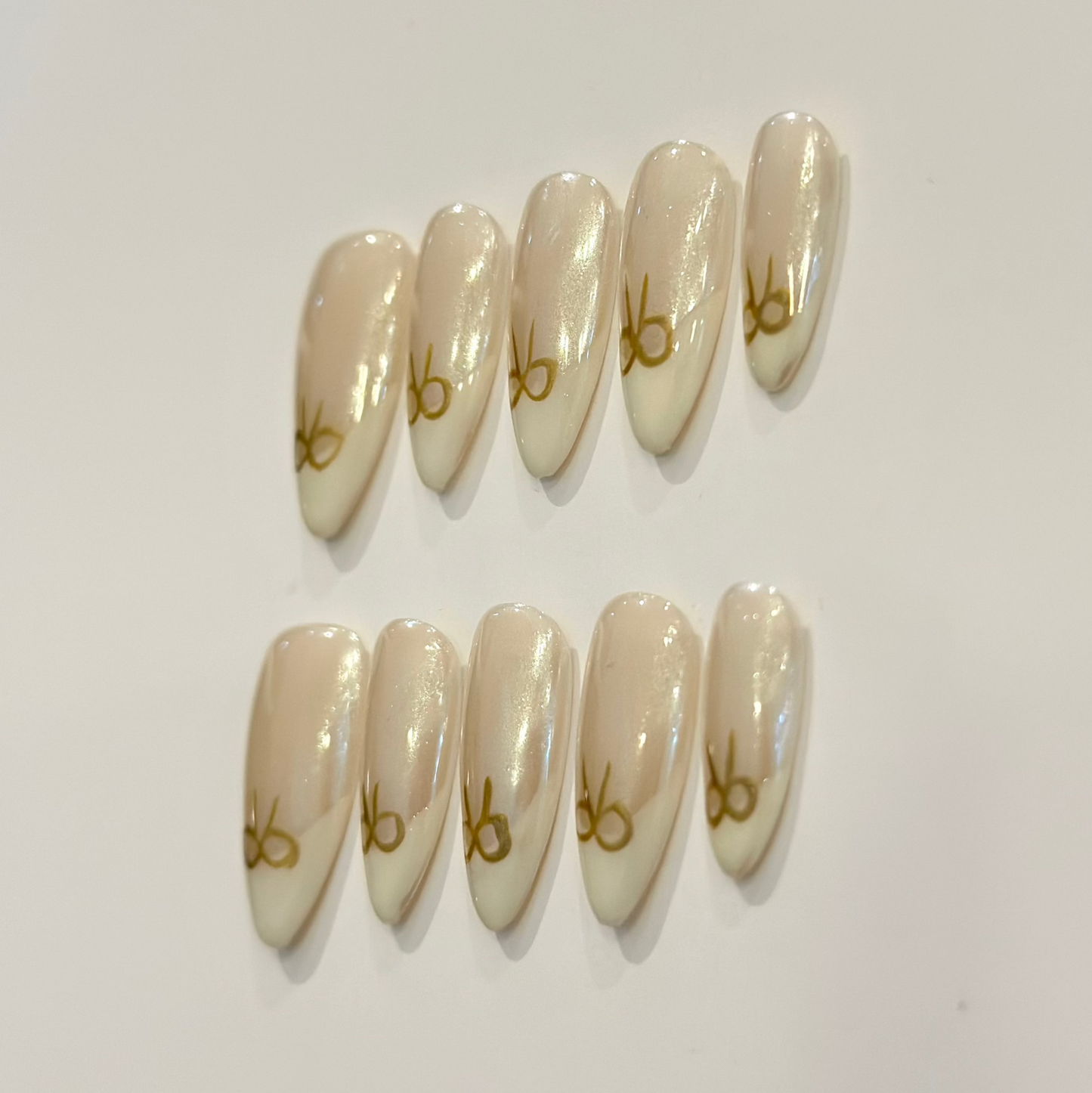 CLASSIC FRENCH GLAZED DONUT WITH A TWIST | handmade press on nails