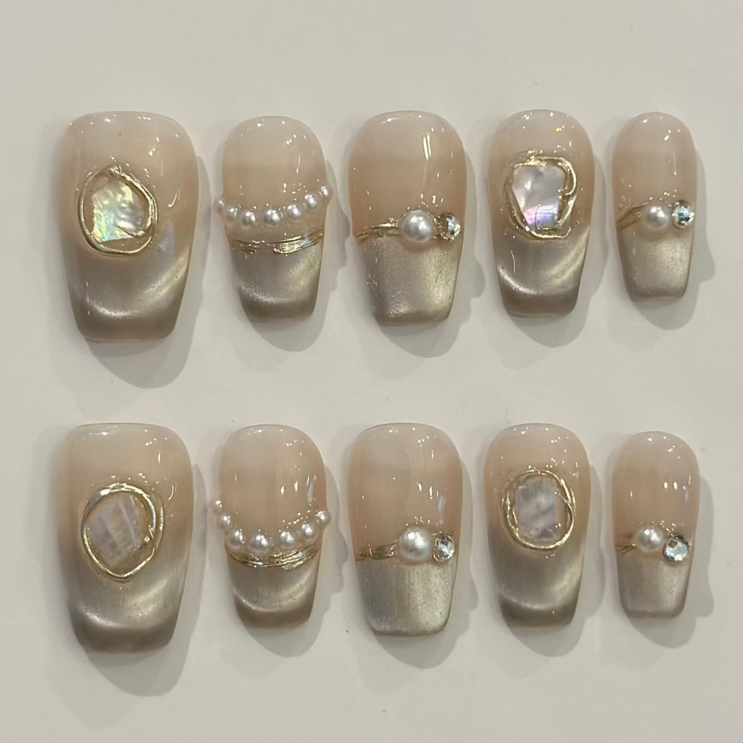 MOTHER OF PEARLS CAT EYE | handmade press on nails
