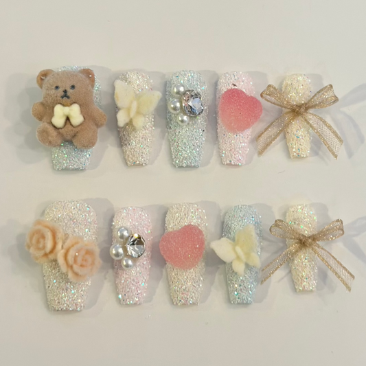 COTTON CANDY VELVET BEAR | uñas press on hechas a mano