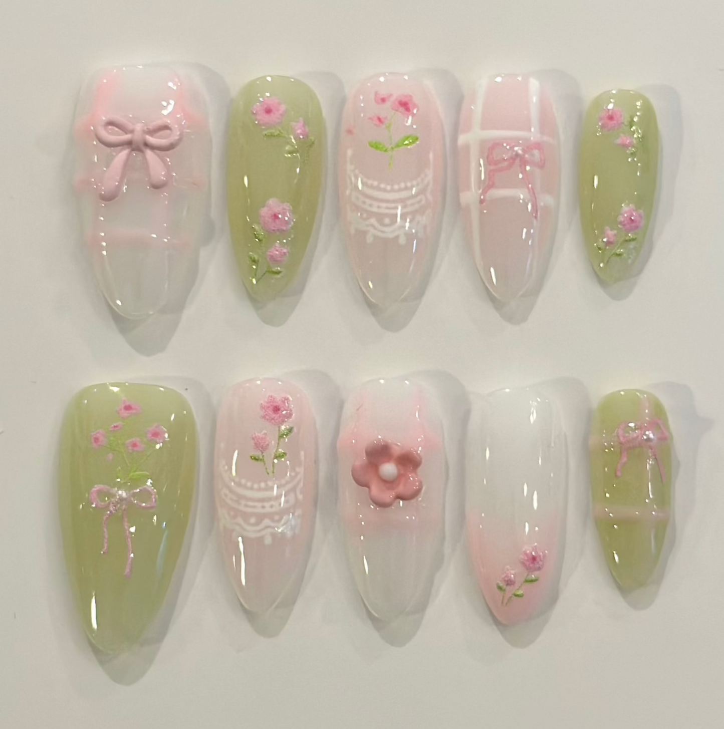 ANTOINETTE'S BLOSSOM | uñas press on hechas a mano