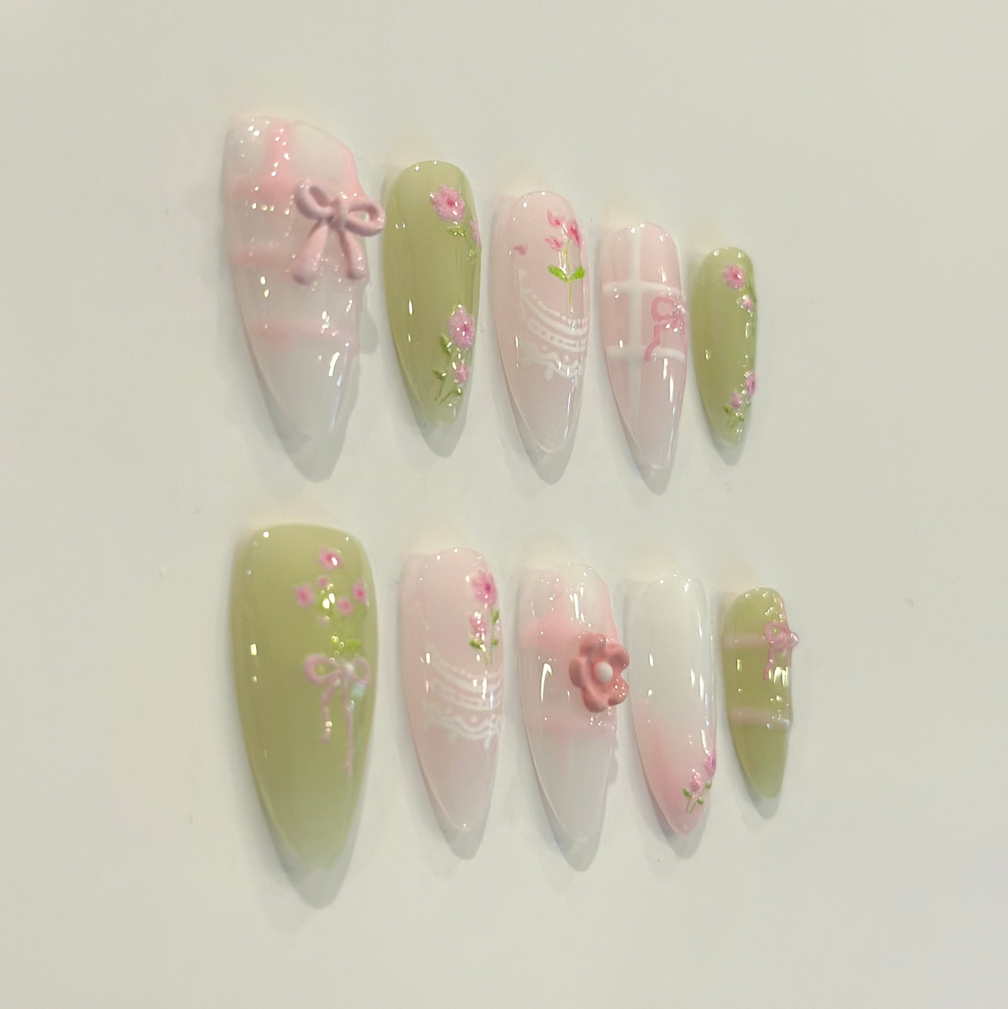 ANTOINETTE'S BLOSSOM | uñas press on hechas a mano