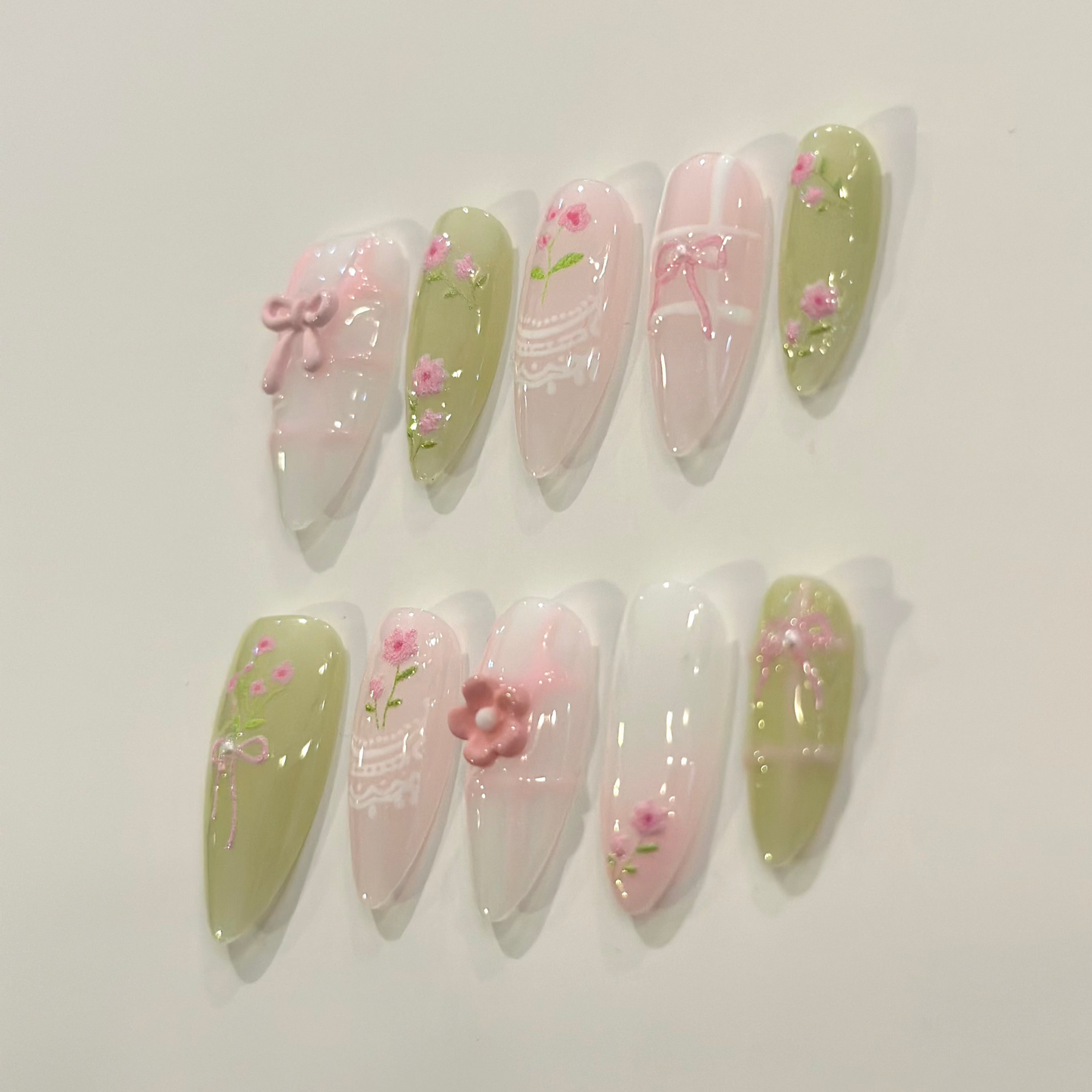 ANTOINETTE'S BLOSSOM | uñas press on hechas a mano