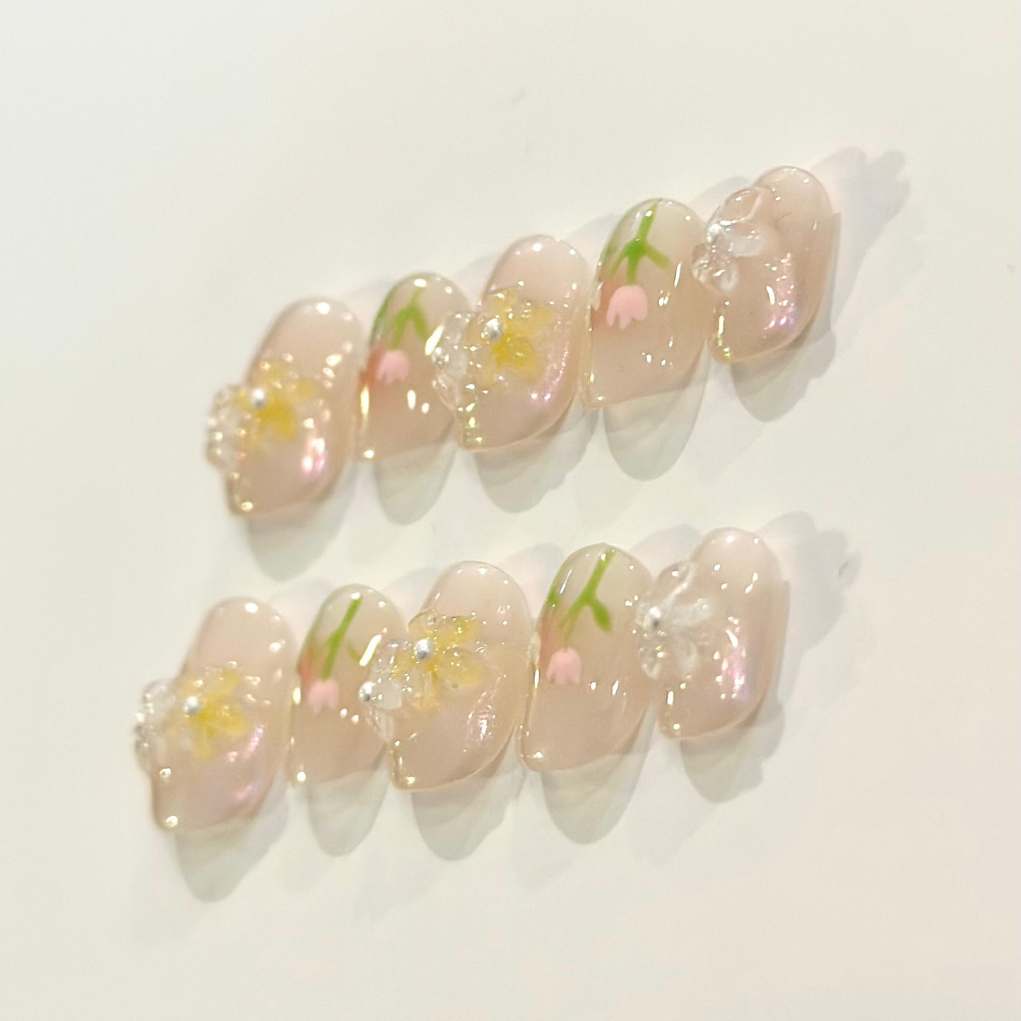 CLEAR GARDEN BABY PINK | uñas press on hechas a mano