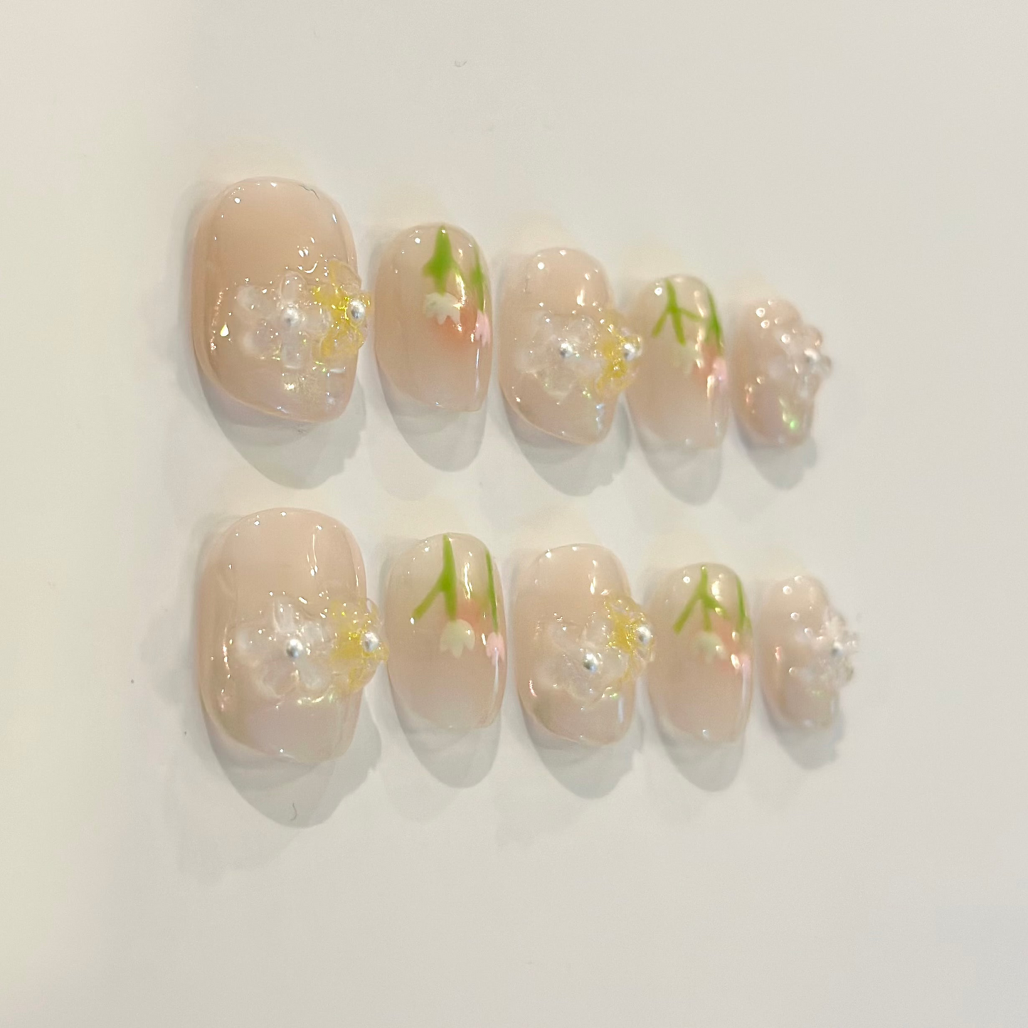 CLEAR GARDEN BABY PINK | uñas press on hechas a mano