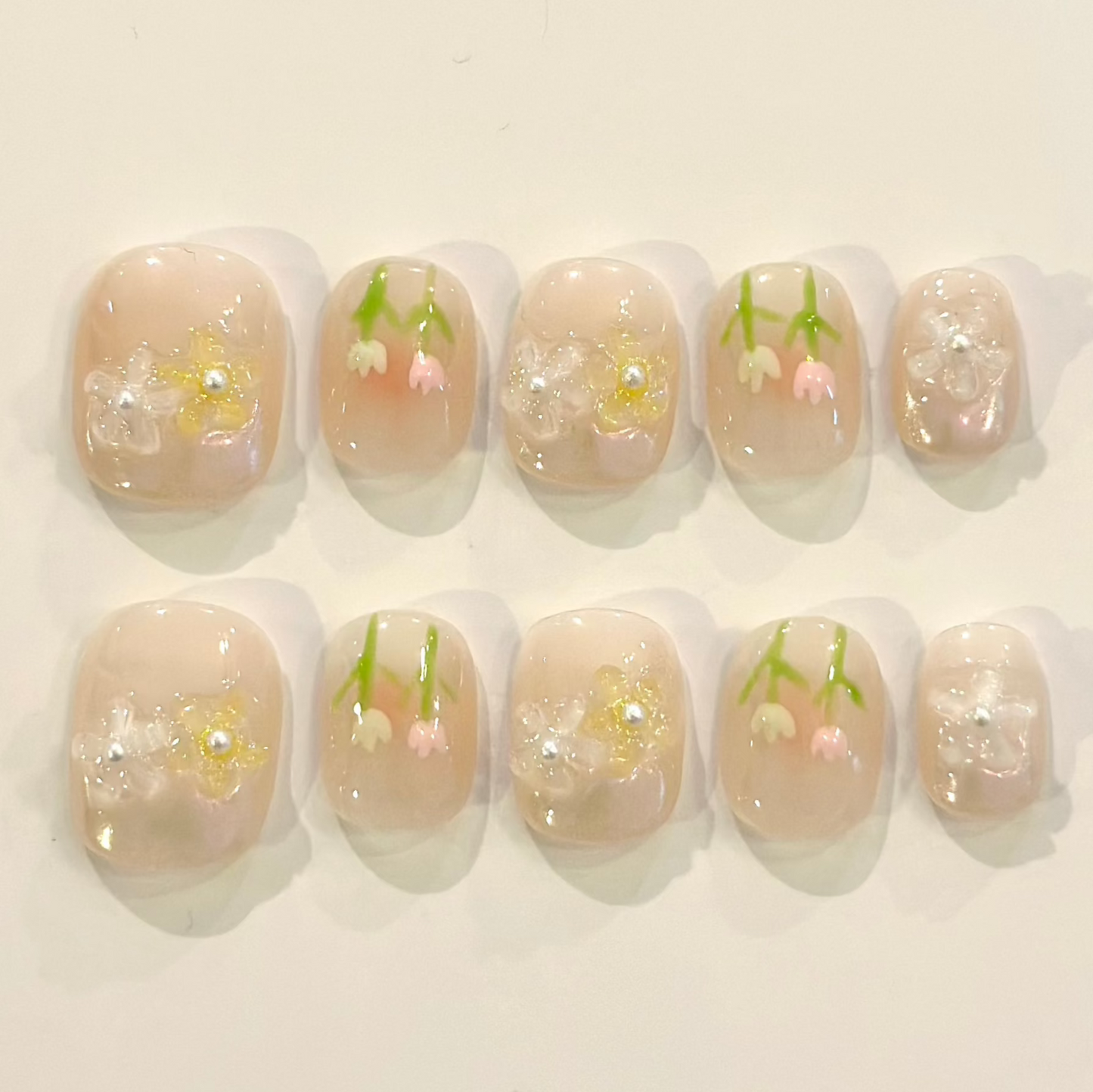 CLEAR GARDEN BABY PINK | uñas press on hechas a mano