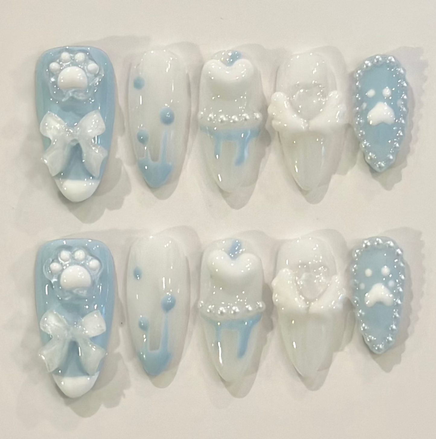 BABY BLUE CELESTIAL PAWS | uñas press on hechas a mano