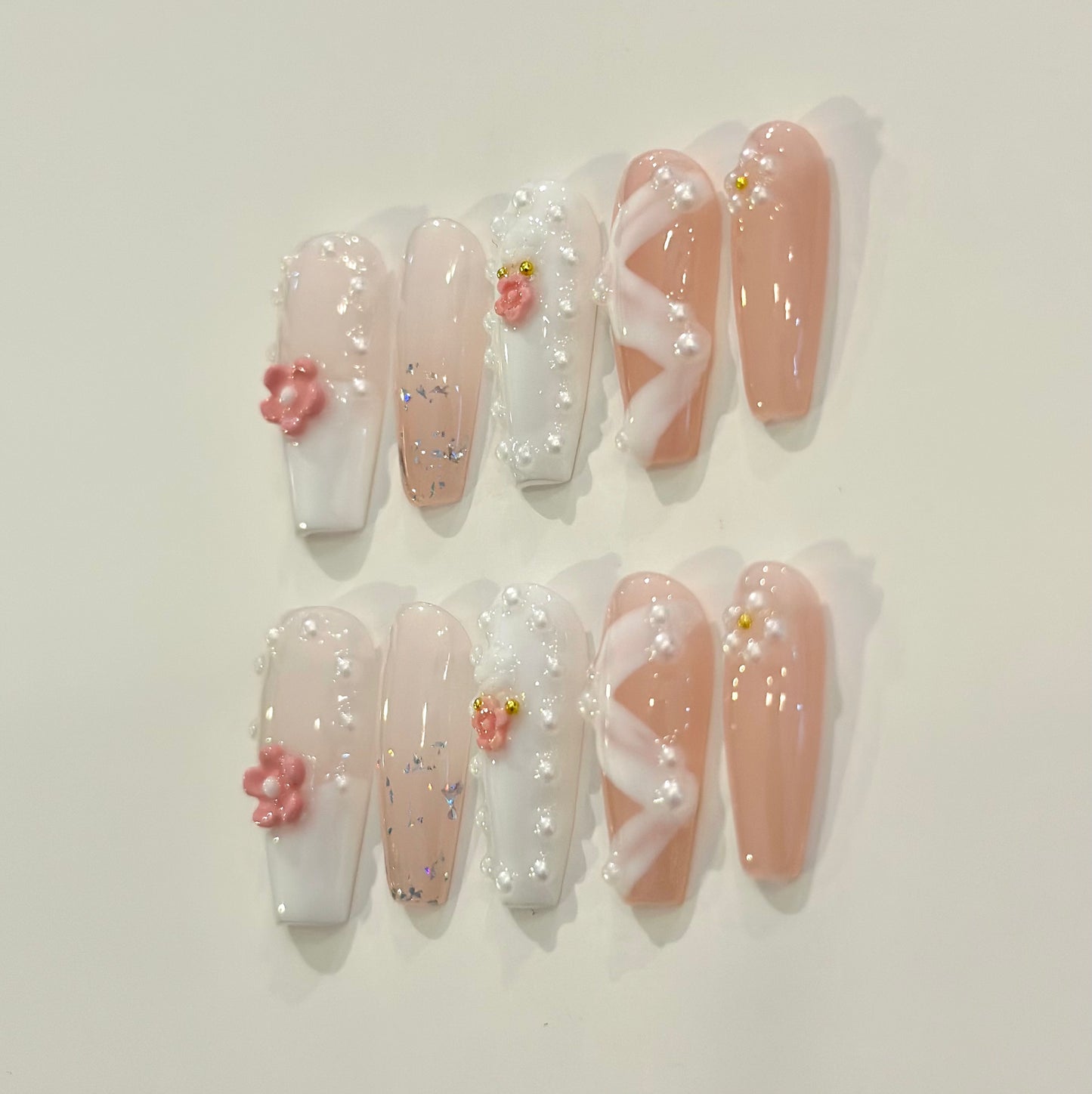 PINK FLORAL PEARLS | uñas press on hechas a mano