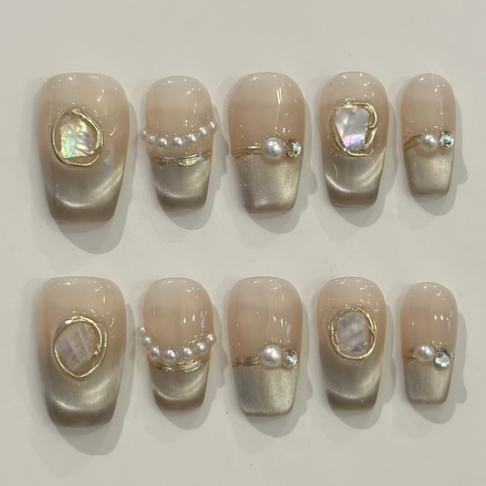 MOTHER OF PEARLS CAT EYE | uñas press on hechas a mano